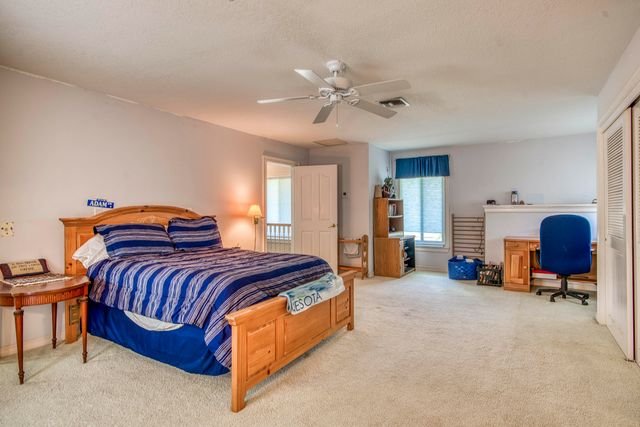 185 Thornton Drive, Palm Beach Gardens, FL 33418