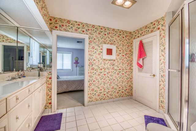 185 Thornton Drive, Palm Beach Gardens, FL 33418