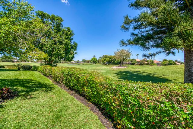 185 Thornton Drive, Palm Beach Gardens, FL 33418