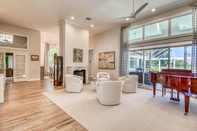 185 Thornton Drive, Palm Beach Gardens, FL 33418