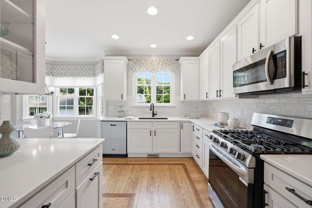 200 Maple Creek Court, Apex, NC 27502