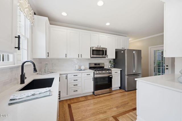 200 Maple Creek Court, Apex, NC 27502