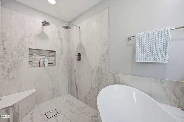 200 Maple Creek Court, Apex, NC 27502