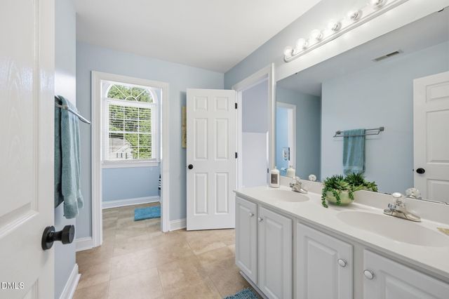 200 Maple Creek Court, Apex, NC 27502
