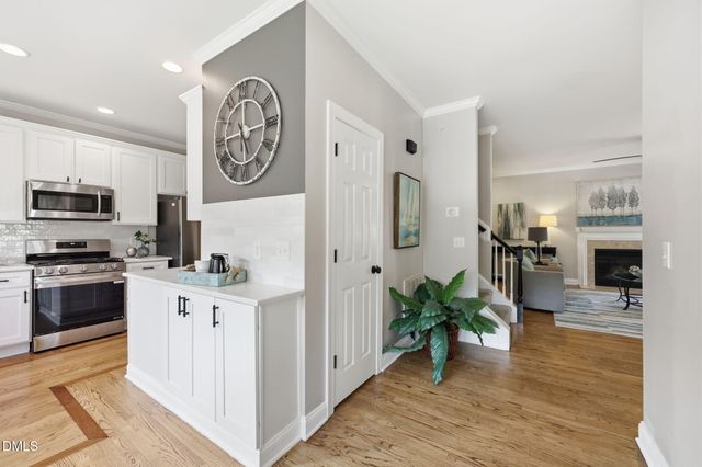 200 Maple Creek Court, Apex, NC 27502