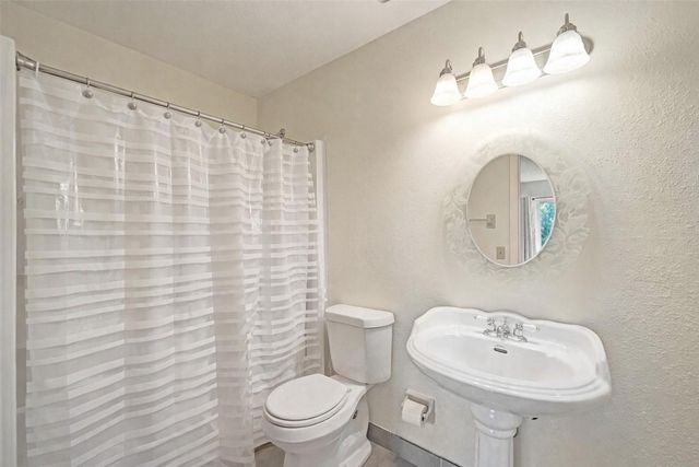 3010 NE 21st Terrace, Fort Lauderdale, FL 33306