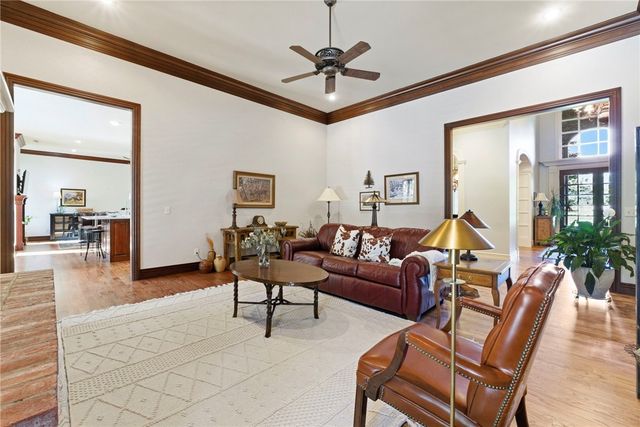 350 Polo Drive, Fayetteville, AR 72703