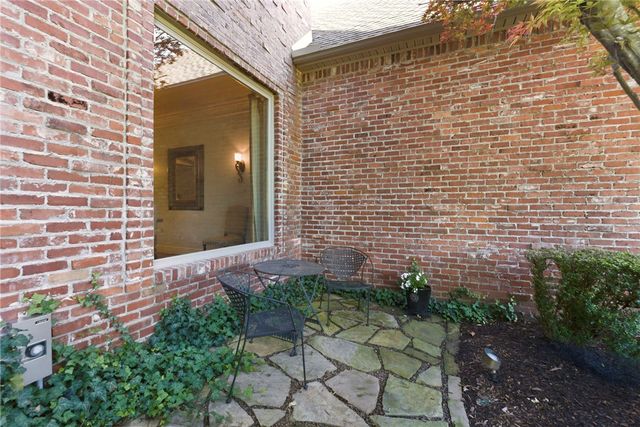 350 Polo Drive, Fayetteville, AR 72703