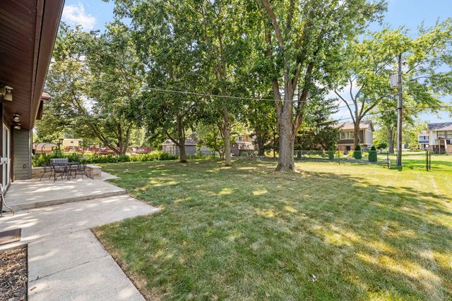 522 Cottonwood Road, Frankfort, IL 60423