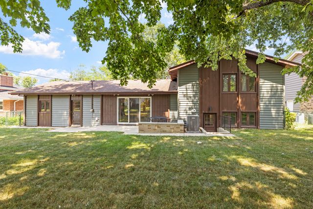 522 Cottonwood Road, Frankfort, IL 60423