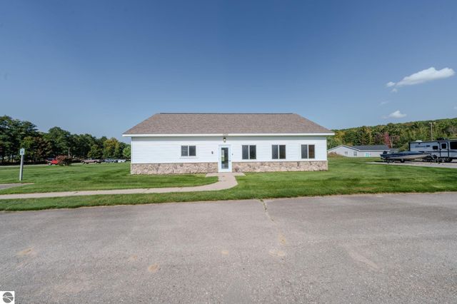 3882 Falling Leaf Trail, Traverse City, MI 49686