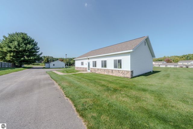 3882 Falling Leaf Trail, Traverse City, MI 49686