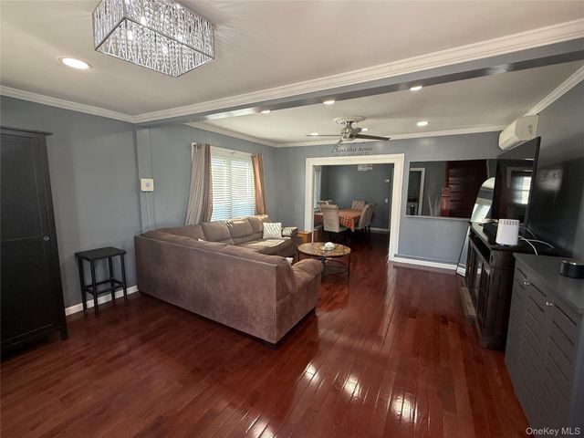43 Dewitt, Valley Stream, NY 11580