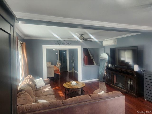 43 Dewitt, Valley Stream, NY 11580