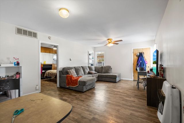 249-253 N Pecan Street, Van, TX 75790