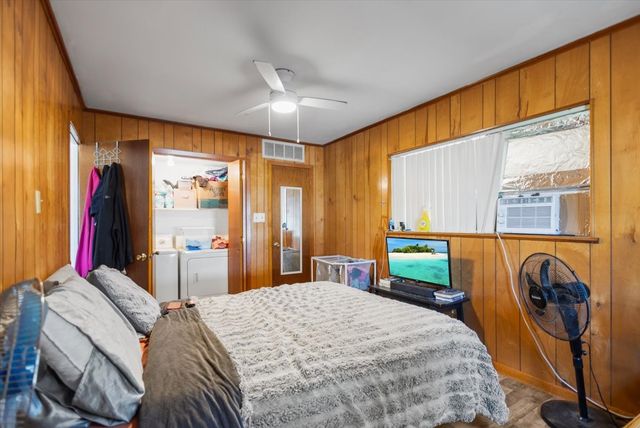 249-253 N Pecan Street, Van, TX 75790