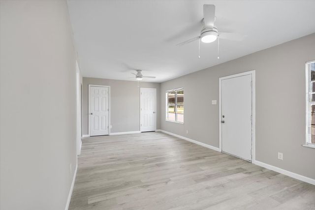 249-253 N Pecan Street, Van, TX 75790