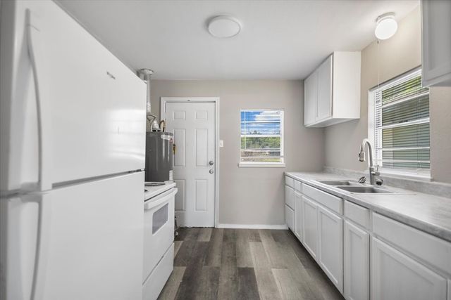 249-253 N Pecan Street, Van, TX 75790