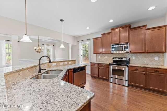 195 Glenmoor Drive, Southern Pines, NC 28387