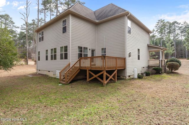 195 Glenmoor Drive, Southern Pines, NC 28387