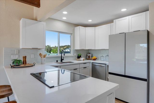 512 Bret Harte Dr, Copperopolis, CA 95228