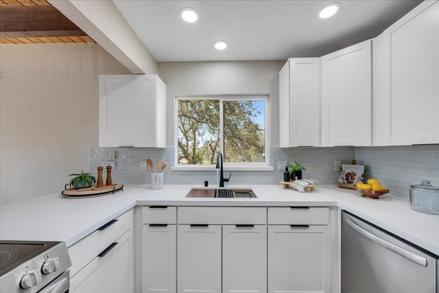 512 Bret Harte Dr, Copperopolis, CA 95228