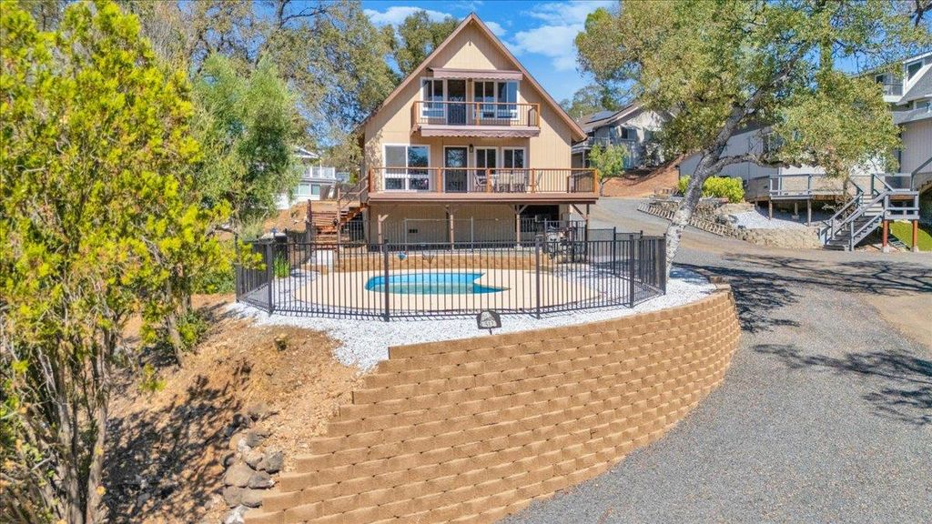 512 Bret Harte Dr, Copperopolis, CA 95228