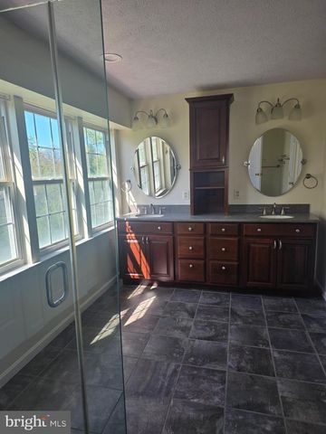 300 ARCHER CT, Berryville, VA 22611