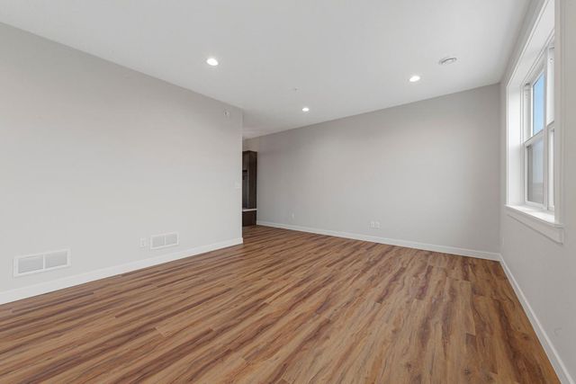 809 Viburnum Street, Belle Plaine, MN 56011