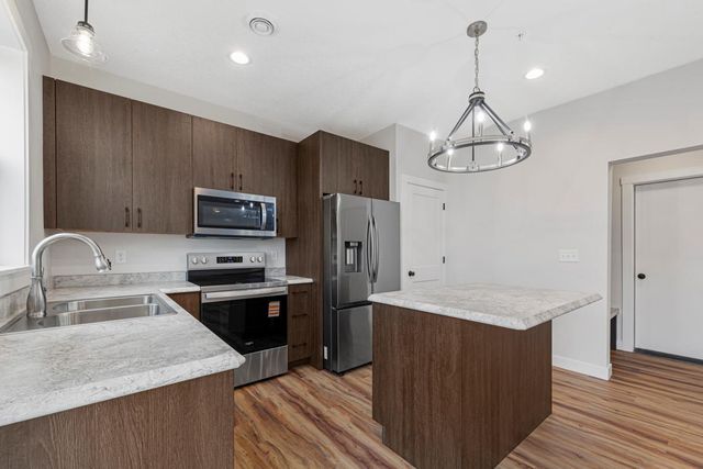 809 Viburnum Street, Belle Plaine, MN 56011