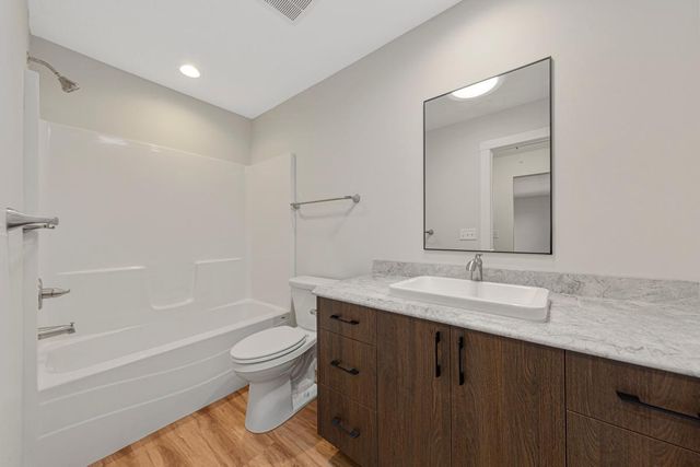 809 Viburnum Street, Belle Plaine, MN 56011