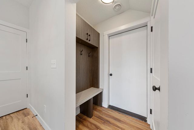 809 Viburnum Street, Belle Plaine, MN 56011