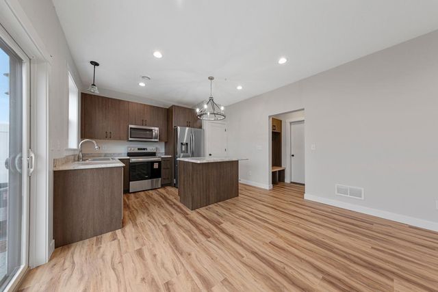 809 Viburnum Street, Belle Plaine, MN 56011