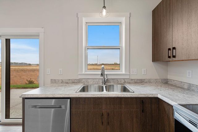 809 Viburnum Street, Belle Plaine, MN 56011