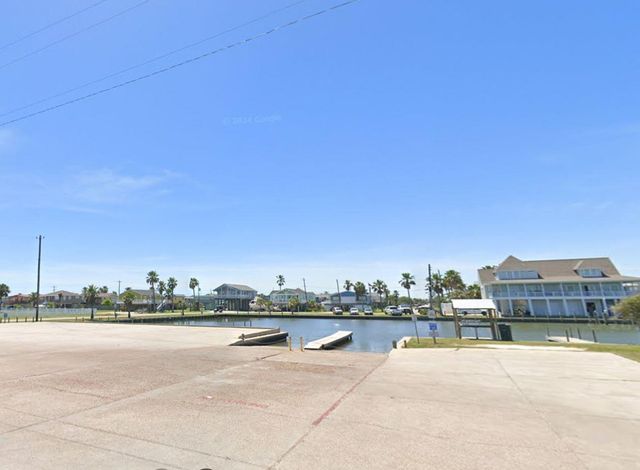 21325 Gulf Drive, Galveston, TX 77554