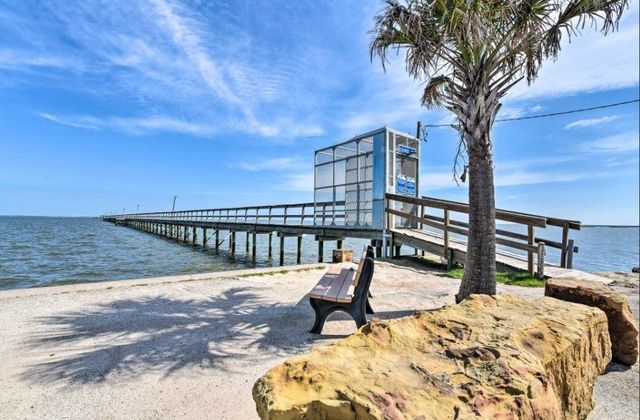 21325 Gulf Drive, Galveston, TX 77554