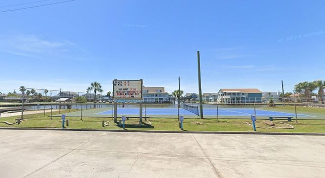 21325 Gulf Drive, Galveston, TX 77554
