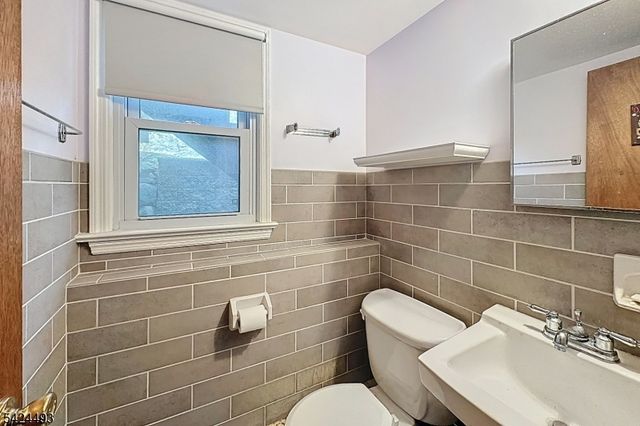 142 Valley View Dr, Rockaway Twp., NJ 07866