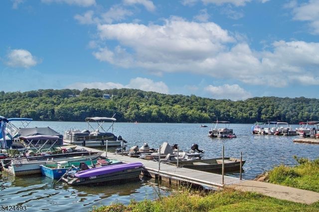 142 Valley View Dr, Rockaway Twp., NJ 07866