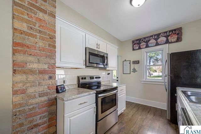 950 E Main Street, Mankato, MN 56001