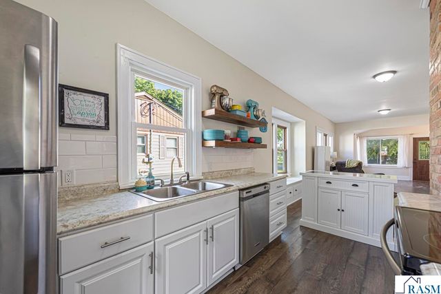 950 E Main Street, Mankato, MN 56001