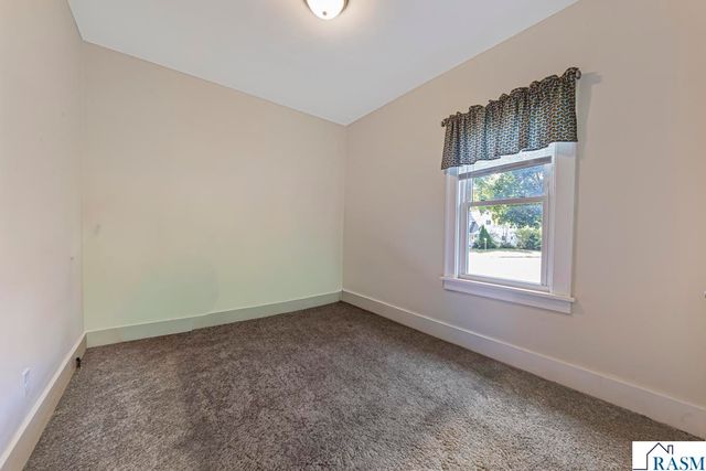 950 E Main Street, Mankato, MN 56001