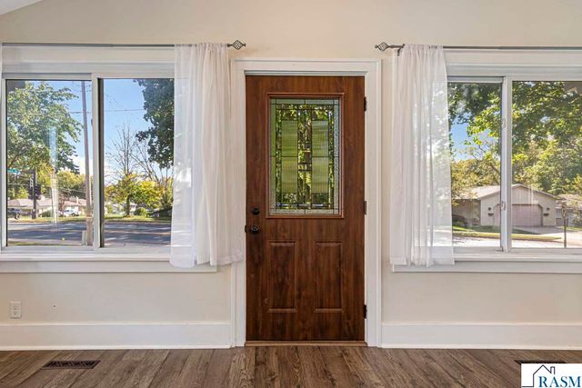 950 E Main Street, Mankato, MN 56001