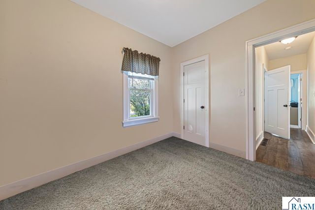 950 E Main Street, Mankato, MN 56001