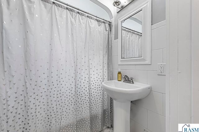 950 E Main Street, Mankato, MN 56001