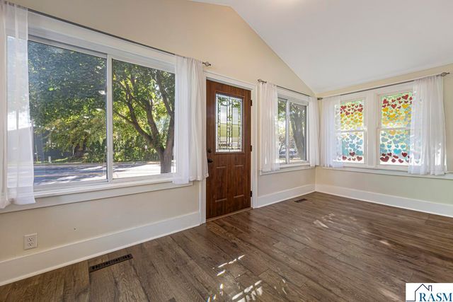 950 E Main Street, Mankato, MN 56001