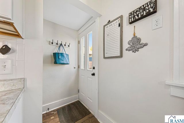 950 E Main Street, Mankato, MN 56001