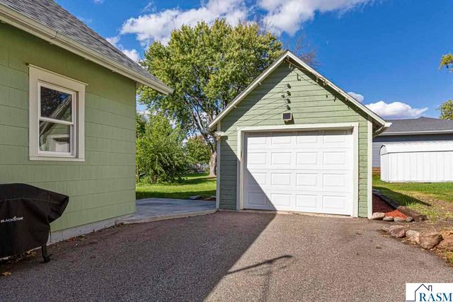 950 E Main Street, Mankato, MN 56001