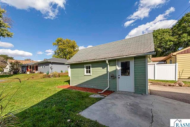 950 E Main Street, Mankato, MN 56001