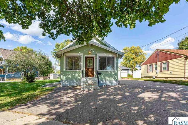 950 E Main Street, Mankato, MN 56001